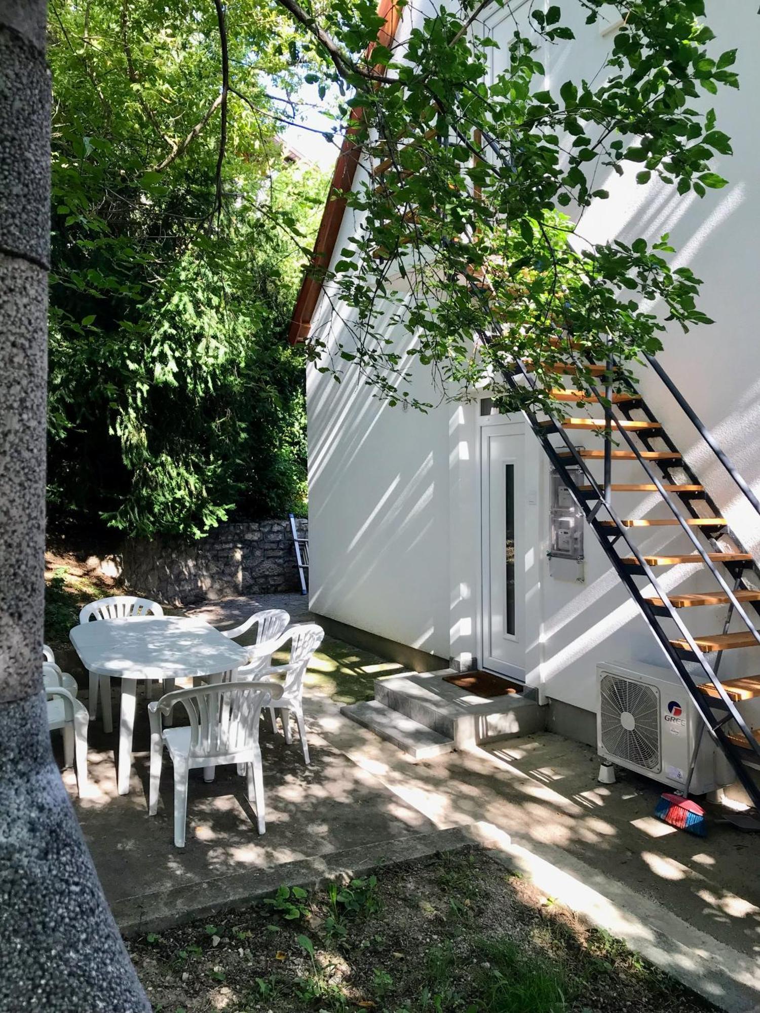 Quiet, Green, Relaxing Place - 2 Bedroom Apartment Balatonfüred Exteriér fotografie